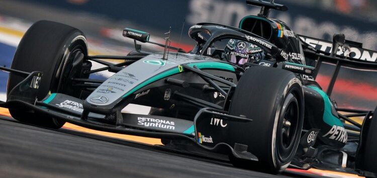 George Russell lidera los únicos libres de Singapur: Alonso y Sainz en la zona media