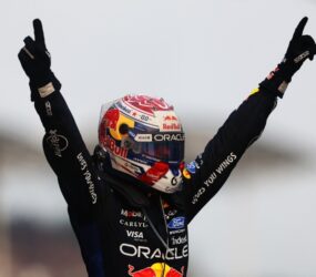 Max Verstappen suma su primera victoria del año en Sepang: «Hemos acertado con los intermedios»