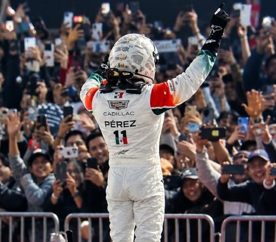 Pérez enciende las calles de la CDMX con un histórico show run junto a Cadillac F1 Team