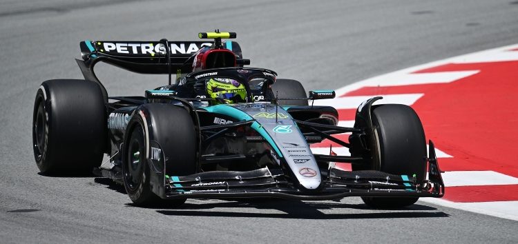 Hamilton, al frente de los Libres 2 en Barcelona, con Sainz a tan solo 22 milésimas